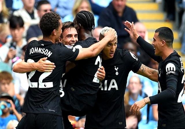 曼城遭遇主场失利,再次惨败积分被拉下 曼城遭遇主场失利,再次惨败积分被拉下