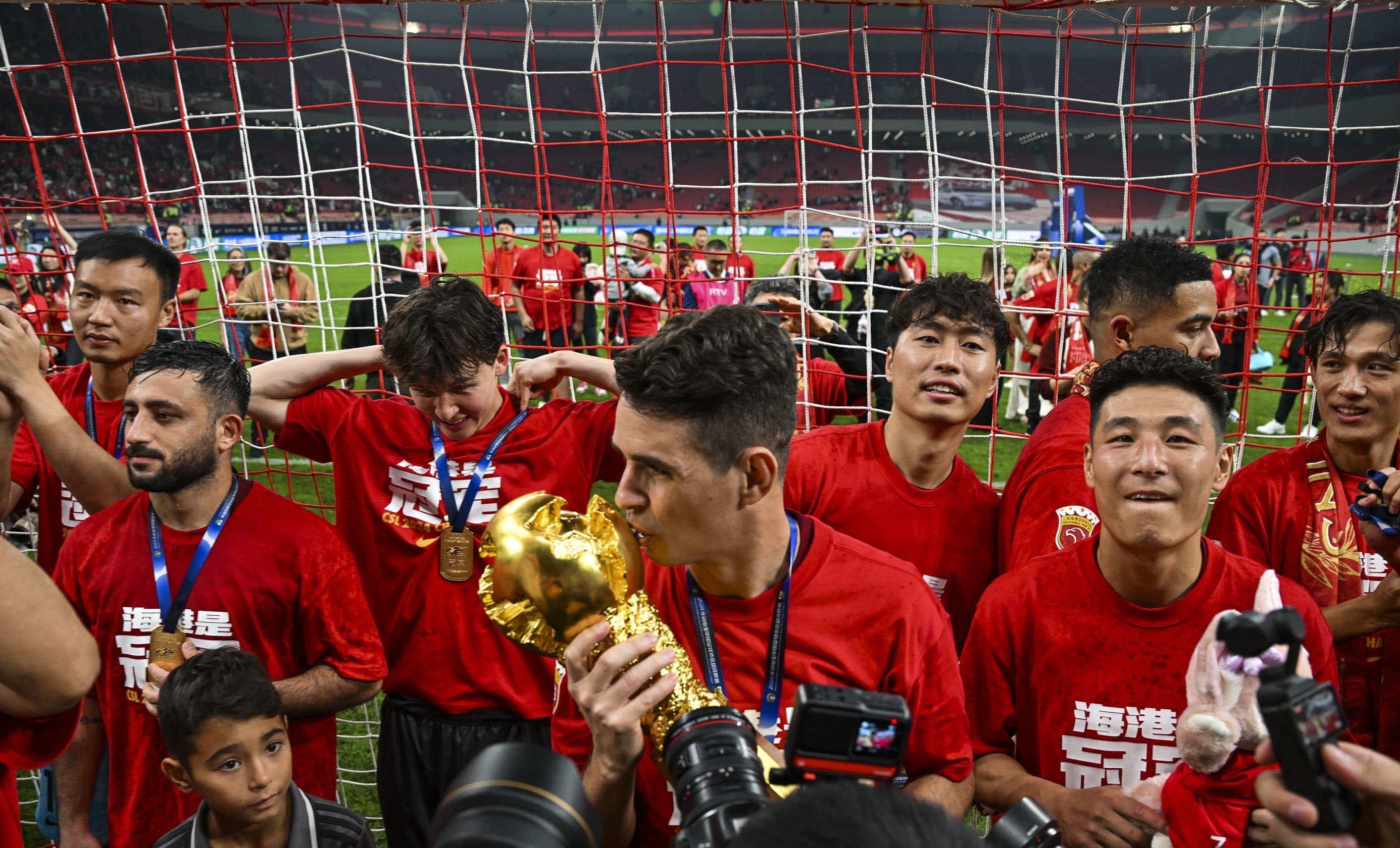 争冠热门现身,球队晋级决赛 争冠热门现身,球队晋级决赛