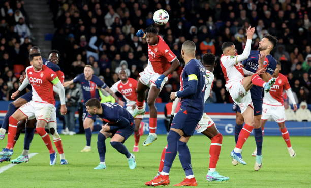 关于那不勒斯翻盘拜仁，范戴克点燃赛场的信息