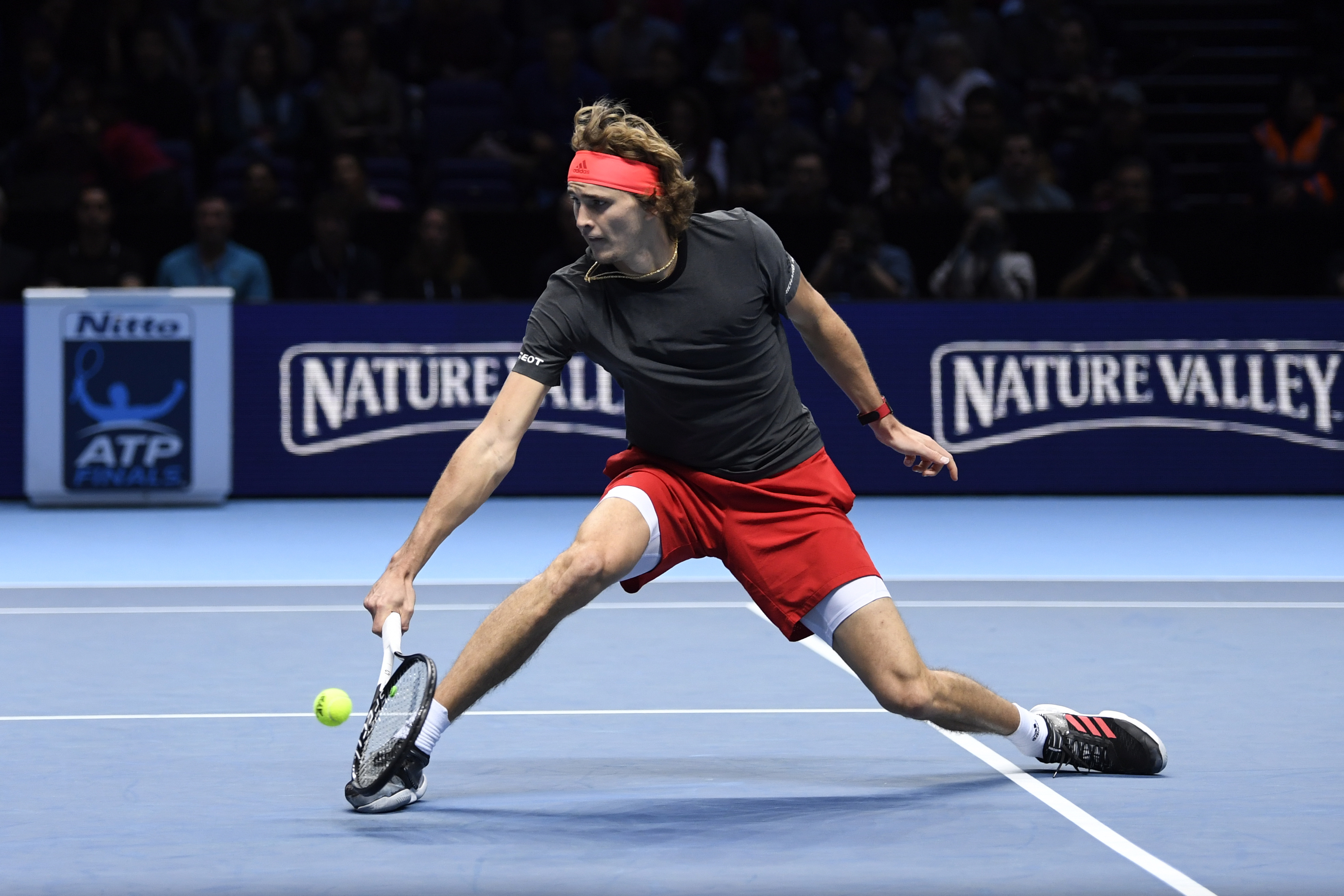 关于拉沃尔杯逆转ATP总决赛，兹维列夫高光表现的信息