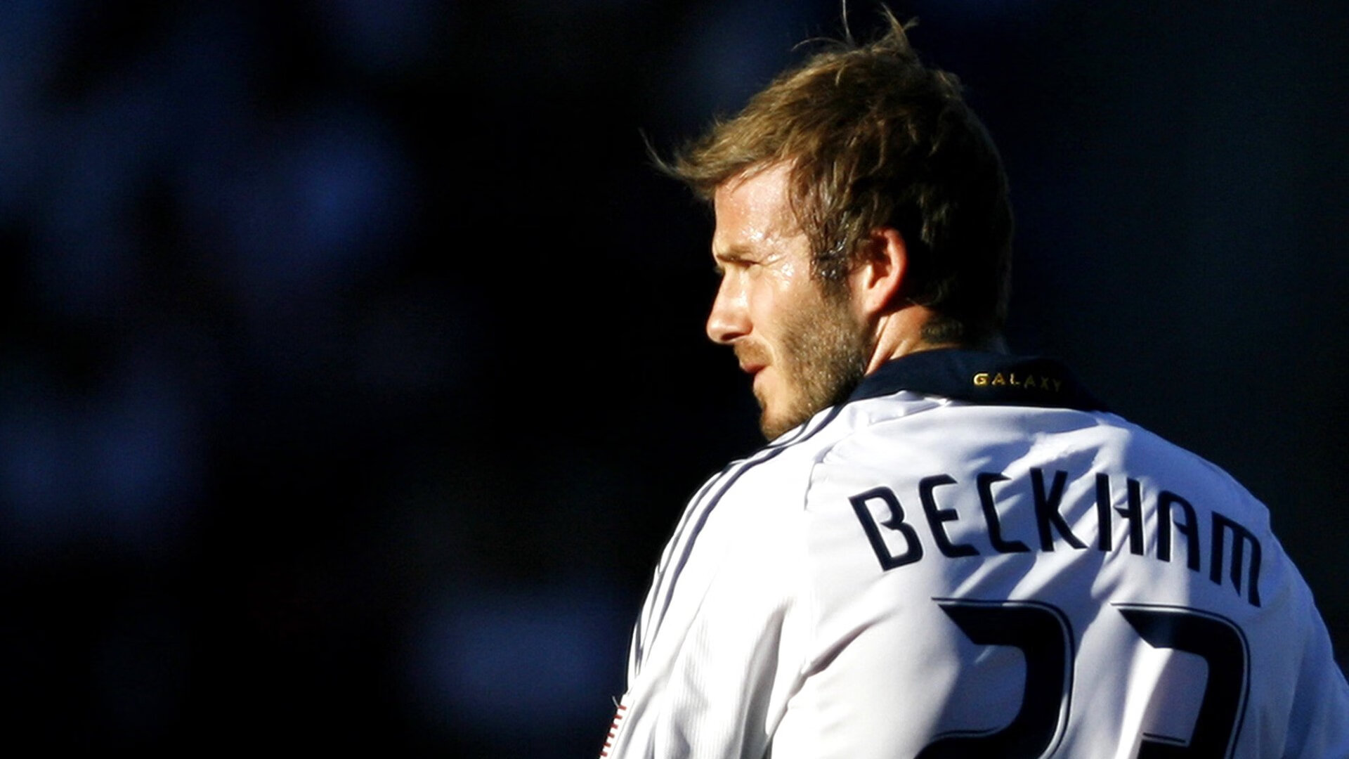 当足球终场哨响彻F1赛道,秘鲁绝杀与哈弗茨的跨界接管